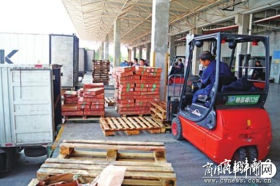 中国西部农产品冷链物流中心正式运营