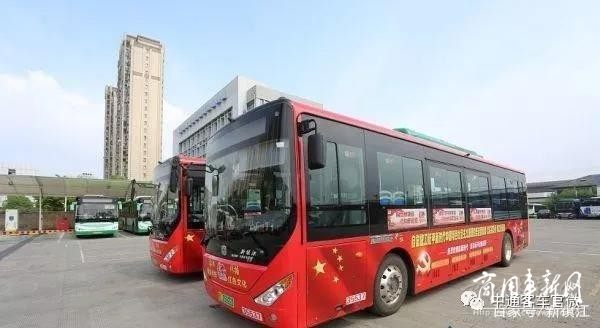 为了宣传党建红色公交文化，镇江公交将中通客车改成了这样!
