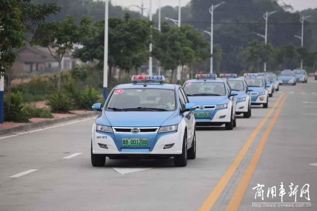 深圳市的哥的姐走进比亚迪 共同倡导安全文明驾驶
