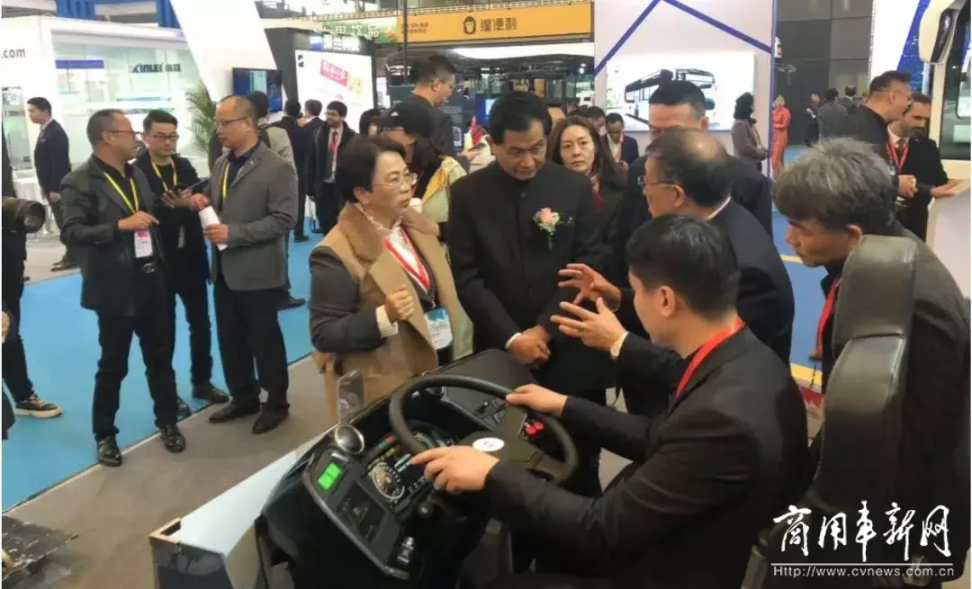 申沃携两款智能快充式客车亮相中国国际客车展览会