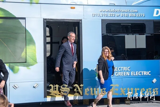 聚焦|美最大纯电动巴士订单揭晓！比亚迪助力洛杉矶绿色交通变革
