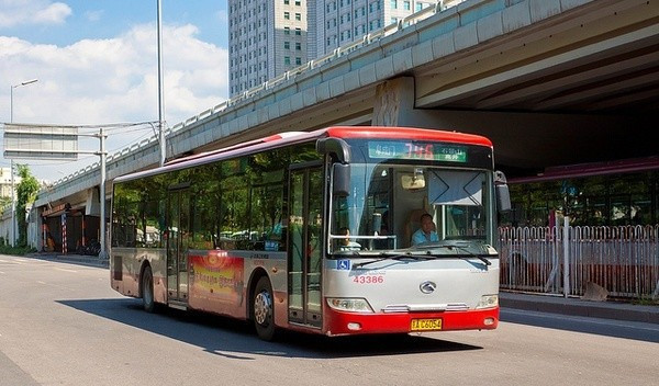 北京定制公交新增12条预售线路