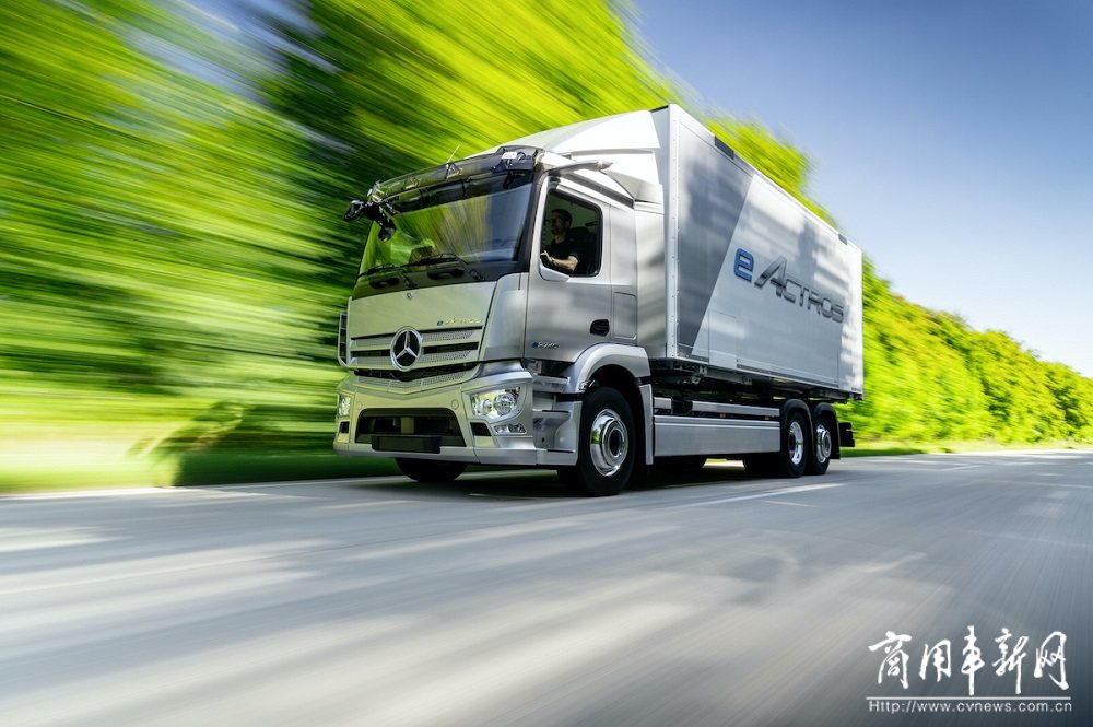 塑造运输的当下与未来：戴姆勒展示旗下梅赛德斯-奔驰卡车创新技术与产品