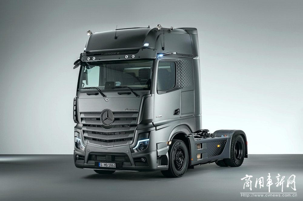 塑造运输的当下与未来：戴姆勒展示旗下梅赛德斯-奔驰卡车创新技术与产品