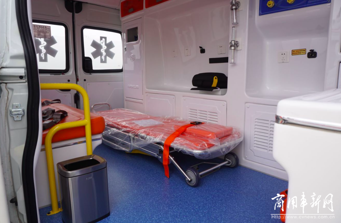 为生命护航，上汽集团携手上海烟草集团向四川、陕西捐赠爱心救护车