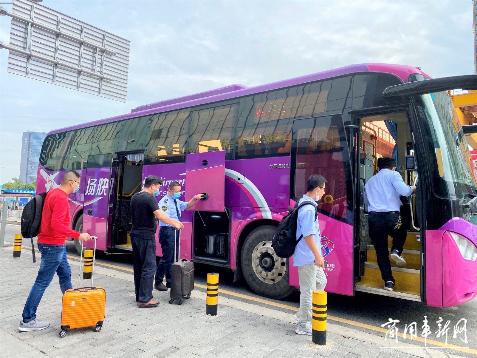 57台比亚迪C8投运机场快线 助力深圳打造首支纯电动机场快线车队