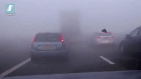 货车司机注意了！秋冬团雾高发期来临，如何安全行车？