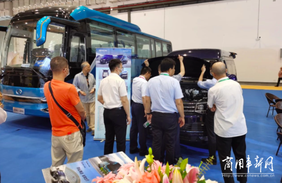旅游市场 大有可为——金龙客车闪耀海南国际旅游装备博览会