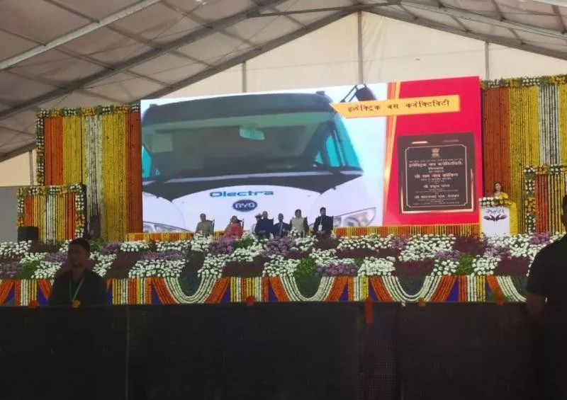 比亚迪交付印度锡尔瓦萨首辆电动巴士 印总统亲自见证