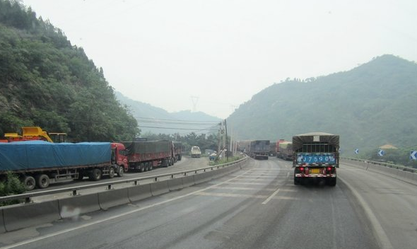 天津卡车航班启程 开通对欧第四物流通道