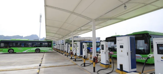 近百辆比亚迪新能源公交车上线 ，柳州公交出行体验再升级