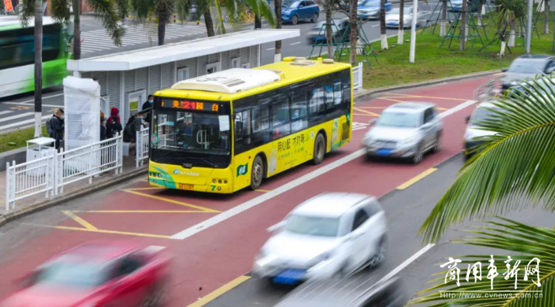 海口公交创新多元化发展模式，​“快行+慢游”打造绿色出行“金色名片”