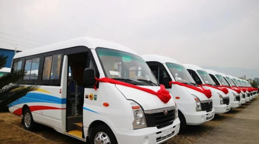 2021海外开门红 五菱客车首批海外订单正式发车