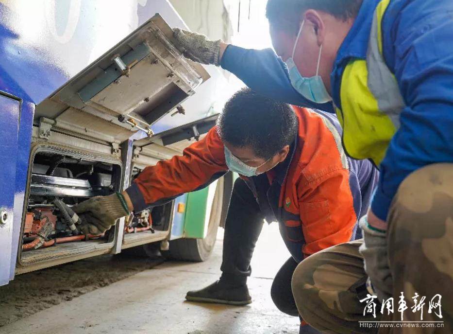 为乘客创造健康舒适的乘车环境，郑州公交开启“换肺保养”模式