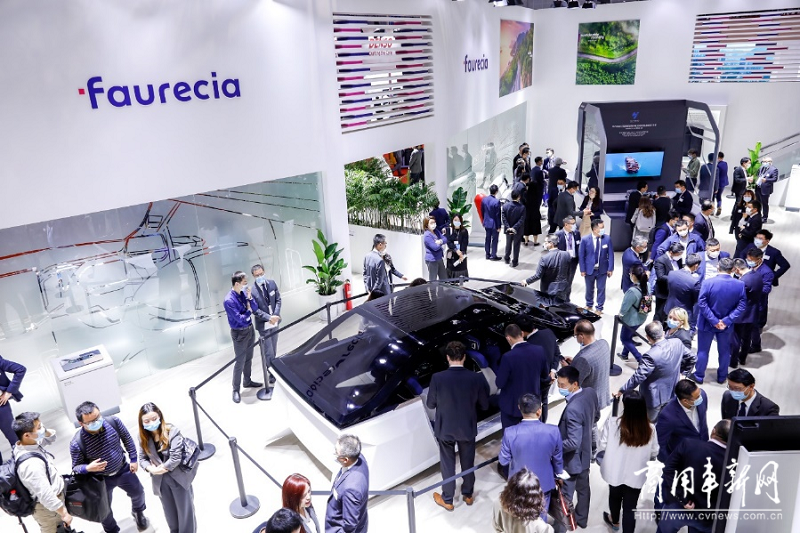 佛吉亚携“未来座舱”与零排放出行创新技术亮相2021上海车展