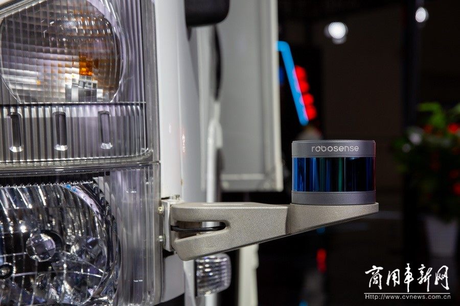 2021重庆智博会 庆铃自动驾驶清扫车每小时清洗高速隧道灯5公里