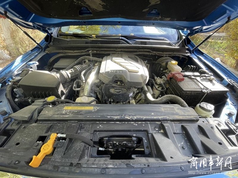 雷诺日产M9T柴油动力+采埃孚8AT变速器，郑州日产锐骐6平箱版来了