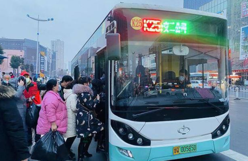 临沂公交集团3天运送乘客70万余人次，客流量较去年同期增长60%
