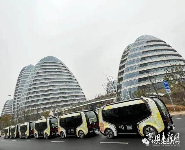 国内首个！24小时无人驾驶公交在汉开跑，市民可免费体验