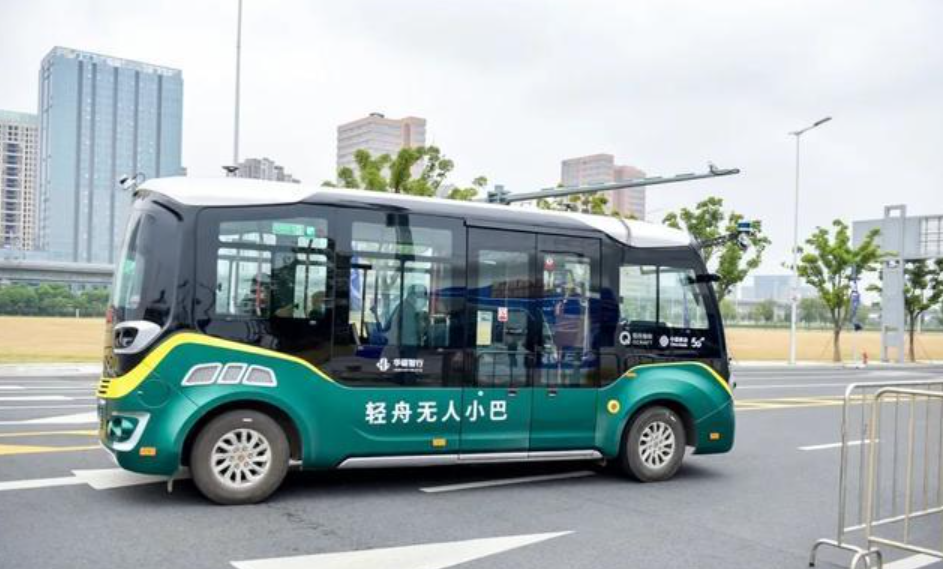 上班搭乘自动驾驶公交车，成为苏州相城市民的新选择