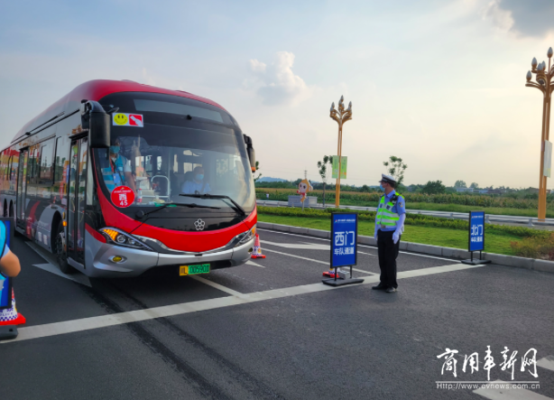 双车齐驱护安全 格力钛保障服务四川省运动会