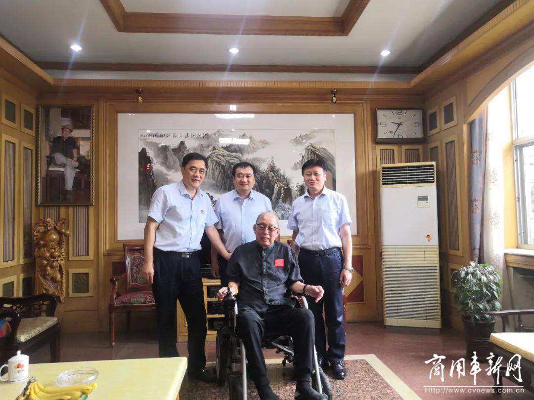 渤海活塞公司领导走访慰问老领导和老年党总支