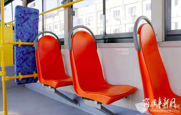 更新低地板公交车辆 南昌公交运输集团加快适老化公交改造