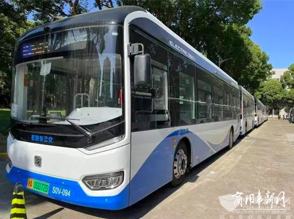 浦东公交：四条线路上线34辆新能源车 打造“多元化智能公交站