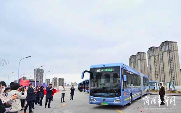 有效缓解客流压力 厦门公交集团BRT快7路开通！