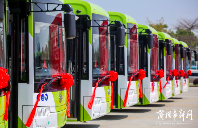 中国造BRT驶入中亚腹地 金龙客车“一带一路”再绘新篇章