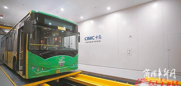 83台公交车告别“睡马路”，国内最大智慧公交车库在深圳启用