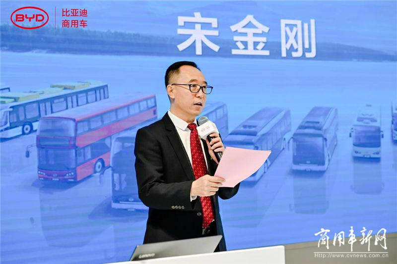 新品解析 科技赋能 比亚迪商用车闪耀2023北京道展
