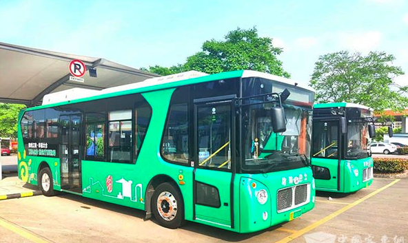 太仓开通首条旅游公交专线 苏州金龙风景巴士掀起大学生打卡潮