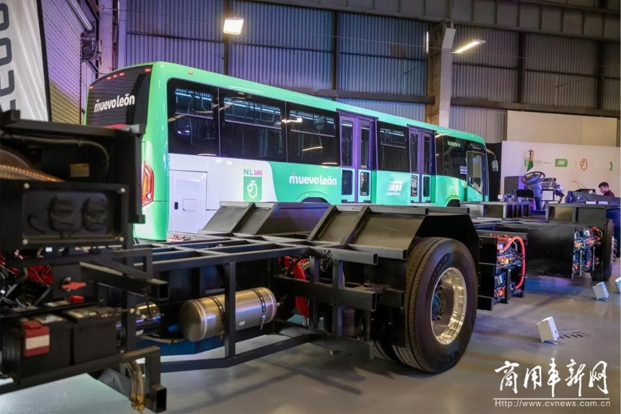 比亚迪正式交付电动大巴底盘，助力墨西哥新莱昂州绿色交通转型