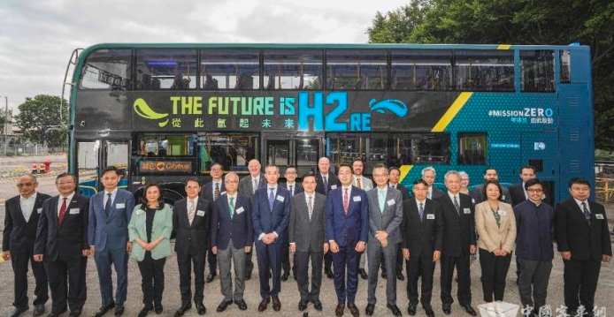 行政长官亲自助阵 威驰腾发布香港首辆出牌载客氢能双层巴士