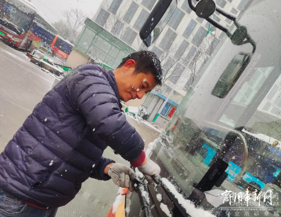 为市民出行保驾护航 镇江公交做好低温雨雪冰冻天气保障工作