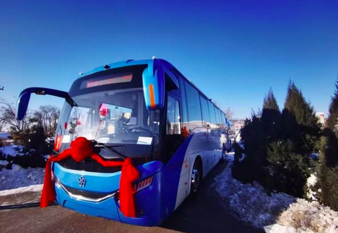 助力当地出行绿色高效发展 格力钛通勤旅游车交付山西忻州