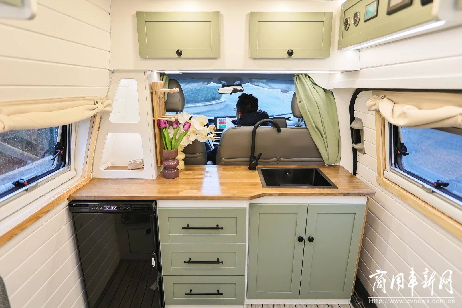 赛德星辰系列依维柯聚星露营车 ——将家搬到户外，尽享自然与舒适