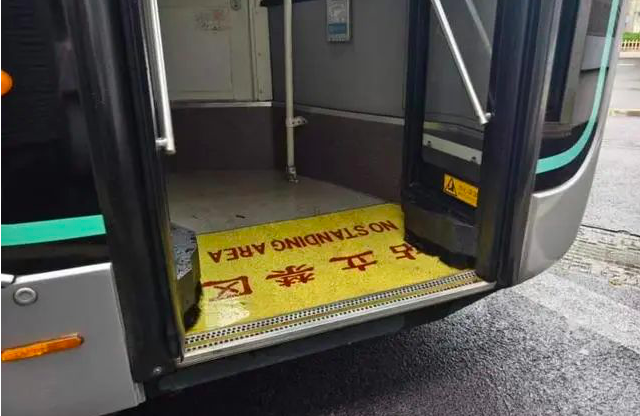 “隐藏功能”助力无障碍通行！上海更多公交线路将进行适老化升级