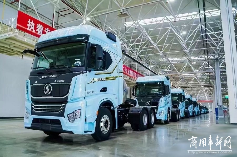陕汽“越”巅峰！全球最大700马力燃气车“首家量产交付”！